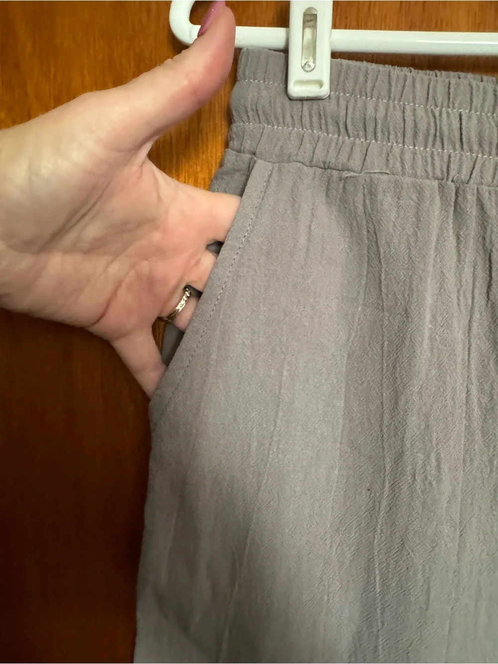 Men's Gray Elastic-Waist Drawstring Shorts